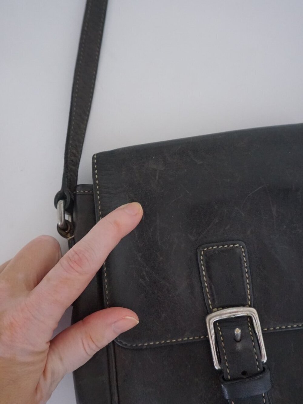 Vintage Coach 7775 Black Leather Buckle Flap Crossbody Structured Shoulder Bag - Picture 4 of 16